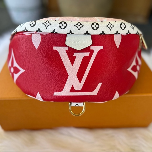 Louis Vuitton Handbags - SOLD!!🔥🔥NWOT Louis Vuitton Giant Bumbag Limited Edition🔥🔥